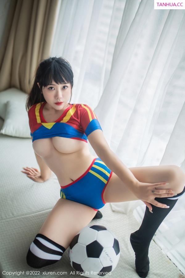   [XiuRen]高清写真图 2022.12.09 No.5974 严利娅Yuliya 足球美臀第35张图片